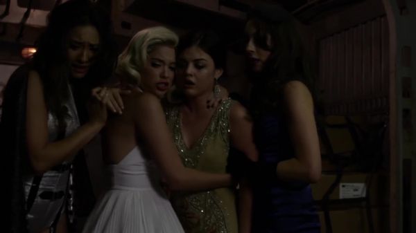 Pretty_Little_Liars_S03E13_BluRay_Rip_720p_Dual_Audio_WWW_TORRENTDOSFILMES_COM_2312.jpg