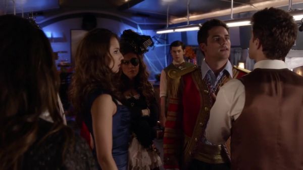 Pretty_Little_Liars_S03E13_BluRay_Rip_720p_Dual_Audio_WWW_TORRENTDOSFILMES_COM_2501.jpg