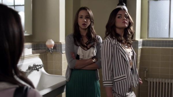 Pretty_Little_Liars_S03E14_BluRay_Rip_720p_Dual_Audio_WWW_TORRENTDOSFILMES_COM_0857.jpg