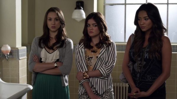 Pretty_Little_Liars_S03E14_BluRay_Rip_720p_Dual_Audio_WWW_TORRENTDOSFILMES_COM_0900.jpg
