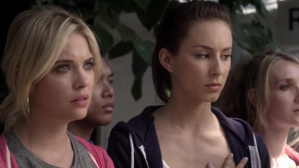 Pretty_Little_Liars_S03E14_BluRay_Rip_720p_Dual_Audio_WWW_TORRENTDOSFILMES_COM_1950.jpg