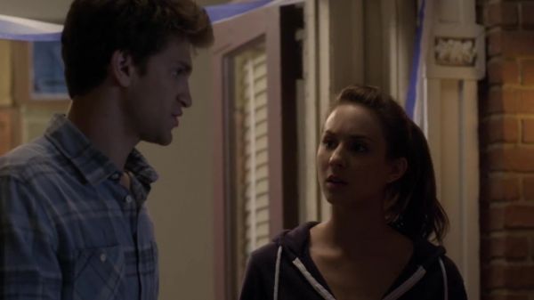 Pretty_Little_Liars_S03E14_BluRay_Rip_720p_Dual_Audio_WWW_TORRENTDOSFILMES_COM_2266.jpg