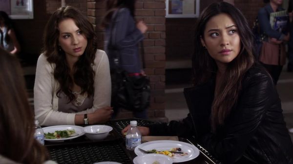Pretty_Little_Liars_S03E15_BluRay_Rip_720p_Dual_Audio_WWW_TORRENTDOSFILMES_COM_1012.jpg