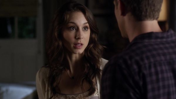 Pretty_Little_Liars_S03E15_BluRay_Rip_720p_Dual_Audio_WWW_TORRENTDOSFILMES_COM_1281.jpg