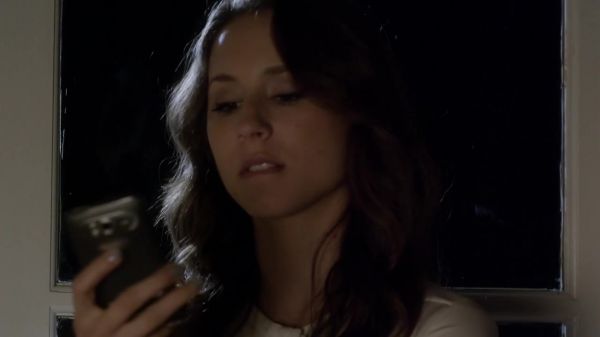 Pretty_Little_Liars_S03E16_BluRay_Rip_720p_Dual_Audio_WWW_TORRENTDOSFILMES_COM_1870.jpg