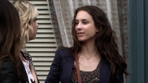 Pretty_Little_Liars_S03E17_BluRay_Rip_720p_Dual_Audio_WWW_TORRENTDOSFILMES_COM_0609.jpg