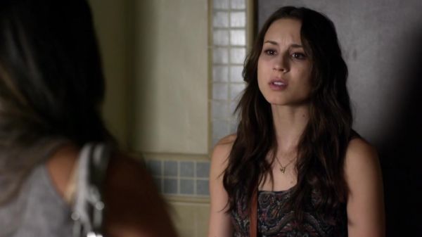 Pretty_Little_Liars_S03E17_BluRay_Rip_720p_Dual_Audio_WWW_TORRENTDOSFILMES_COM_0802.jpg