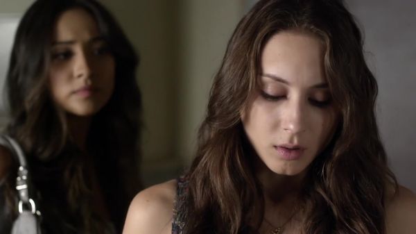Pretty_Little_Liars_S03E17_BluRay_Rip_720p_Dual_Audio_WWW_TORRENTDOSFILMES_COM_0844.jpg