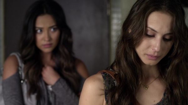 Pretty_Little_Liars_S03E17_BluRay_Rip_720p_Dual_Audio_WWW_TORRENTDOSFILMES_COM_0945.jpg