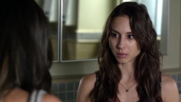 Pretty_Little_Liars_S03E17_BluRay_Rip_720p_Dual_Audio_WWW_TORRENTDOSFILMES_COM_0977.jpg