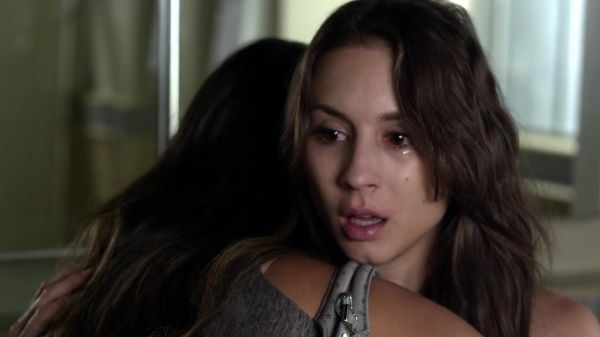 Pretty_Little_Liars_S03E17_BluRay_Rip_720p_Dual_Audio_WWW_TORRENTDOSFILMES_COM_0990.jpg