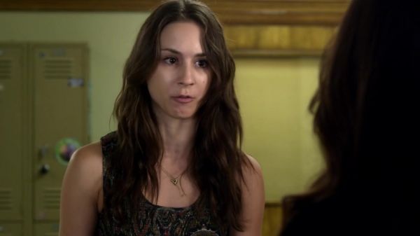 Pretty_Little_Liars_S03E17_BluRay_Rip_720p_Dual_Audio_WWW_TORRENTDOSFILMES_COM_1045.jpg