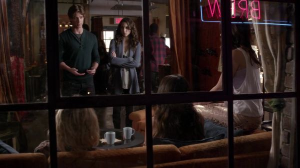 Pretty_Little_Liars_S03E18_BluRay_Rip_720p_Dual_Audio_WWW_TORRENTDOSFILMES_COM_0125.jpg