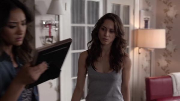 Pretty_Little_Liars_S03E18_BluRay_Rip_720p_Dual_Audio_WWW_TORRENTDOSFILMES_COM_0794.jpg