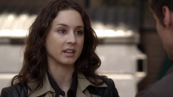 Pretty_Little_Liars_S03E18_BluRay_Rip_720p_Dual_Audio_WWW_TORRENTDOSFILMES_COM_1892.jpg