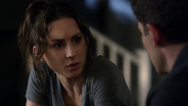 Pretty_Little_Liars_S03E19_BluRay_Rip_720p_Dual_Audio_WWW_TORRENTDOSFILMES_COM_1111.jpg