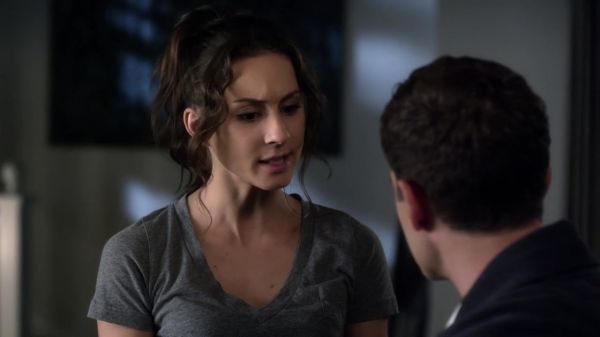 Pretty_Little_Liars_S03E19_BluRay_Rip_720p_Dual_Audio_WWW_TORRENTDOSFILMES_COM_1136.jpg