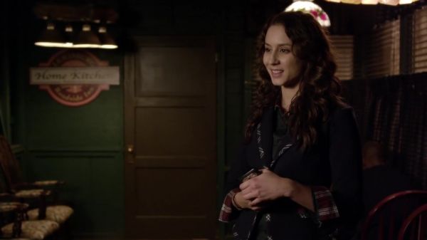 Pretty_Little_Liars_S03E19_BluRay_Rip_720p_Dual_Audio_WWW_TORRENTDOSFILMES_COM_1802.jpg