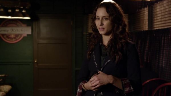 Pretty_Little_Liars_S03E19_BluRay_Rip_720p_Dual_Audio_WWW_TORRENTDOSFILMES_COM_1804.jpg