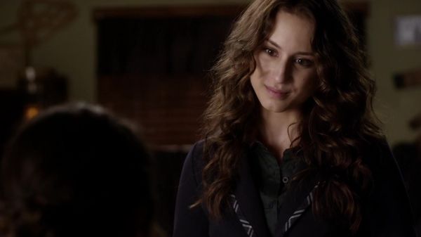 Pretty_Little_Liars_S03E19_BluRay_Rip_720p_Dual_Audio_WWW_TORRENTDOSFILMES_COM_1860.jpg