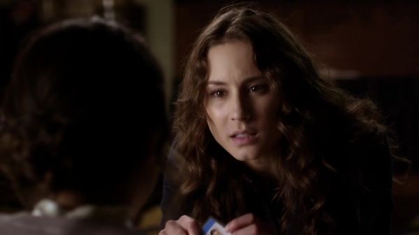 Pretty_Little_Liars_S03E19_BluRay_Rip_720p_Dual_Audio_WWW_TORRENTDOSFILMES_COM_1870.jpg