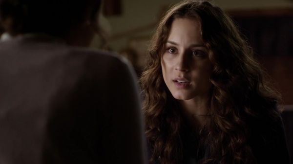 Pretty_Little_Liars_S03E19_BluRay_Rip_720p_Dual_Audio_WWW_TORRENTDOSFILMES_COM_1907.jpg