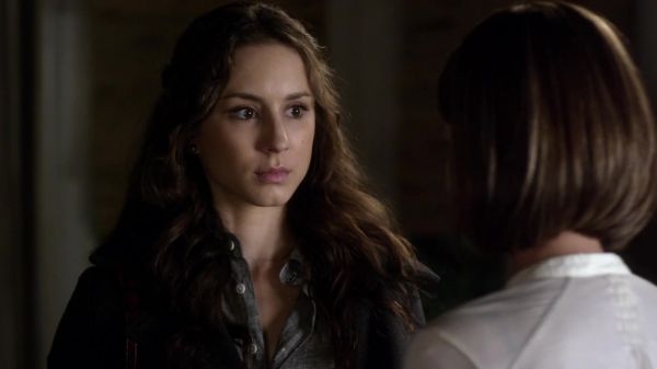 Pretty_Little_Liars_S03E20_BluRay_Rip_720p_Dual_Audio_WWW_TORRENTDOSFILMES_COM_1946.jpg