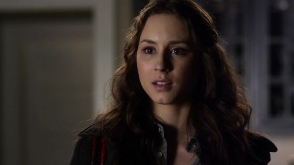Pretty_Little_Liars_S03E20_BluRay_Rip_720p_Dual_Audio_WWW_TORRENTDOSFILMES_COM_1956.jpg