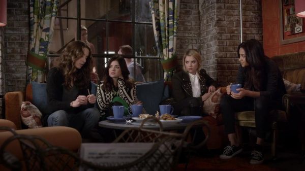 Pretty_Little_Liars_S03E21_BluRay_Rip_720p_Dual_Audio_WWW_TORRENTDOSFILMES_COM_0785.jpg