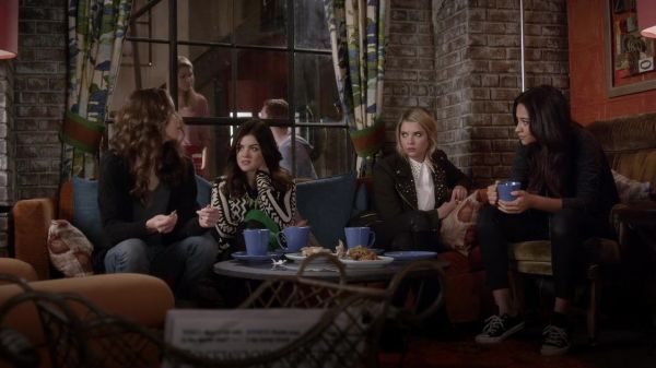 Pretty_Little_Liars_S03E21_BluRay_Rip_720p_Dual_Audio_WWW_TORRENTDOSFILMES_COM_0786.jpg
