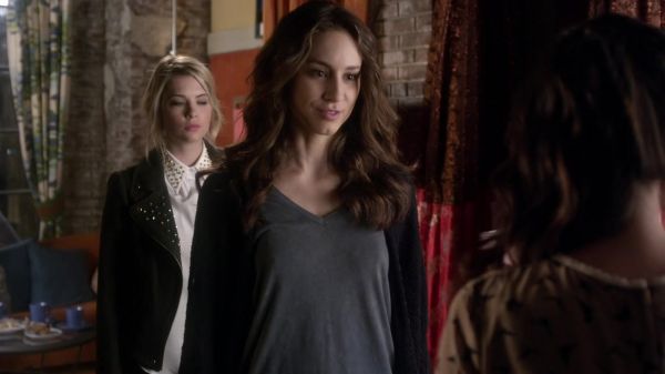 Pretty_Little_Liars_S03E21_BluRay_Rip_720p_Dual_Audio_WWW_TORRENTDOSFILMES_COM_0821.jpg