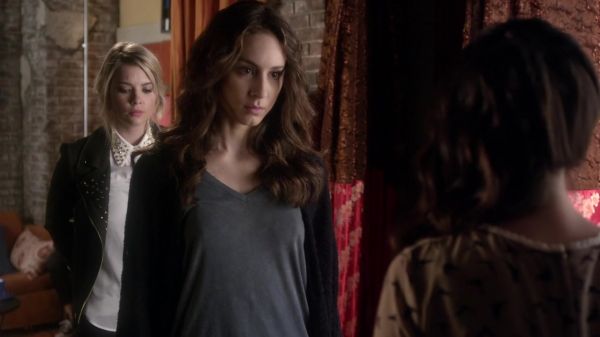 Pretty_Little_Liars_S03E21_BluRay_Rip_720p_Dual_Audio_WWW_TORRENTDOSFILMES_COM_0849.jpg