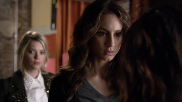 Pretty_Little_Liars_S03E21_BluRay_Rip_720p_Dual_Audio_WWW_TORRENTDOSFILMES_COM_0874.jpg