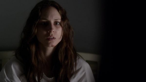 Pretty_Little_Liars_S03E22_BluRay_Rip_720p_Dual_Audio_WWW_TORRENTDOSFILMES_COM_0915.jpg