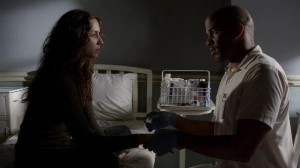 Pretty_Little_Liars_S03E22_BluRay_Rip_720p_Dual_Audio_WWW_TORRENTDOSFILMES_COM_1272.jpg