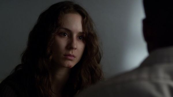 Pretty_Little_Liars_S03E22_BluRay_Rip_720p_Dual_Audio_WWW_TORRENTDOSFILMES_COM_1300.jpg