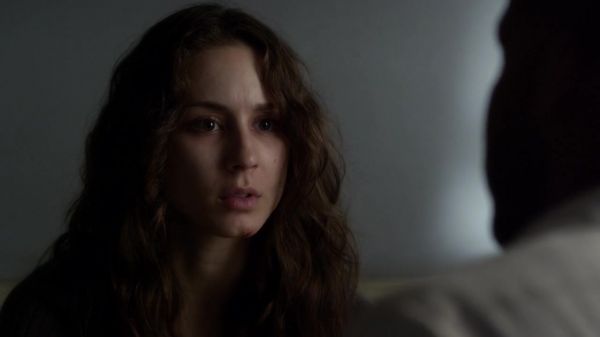 Pretty_Little_Liars_S03E22_BluRay_Rip_720p_Dual_Audio_WWW_TORRENTDOSFILMES_COM_1302.jpg