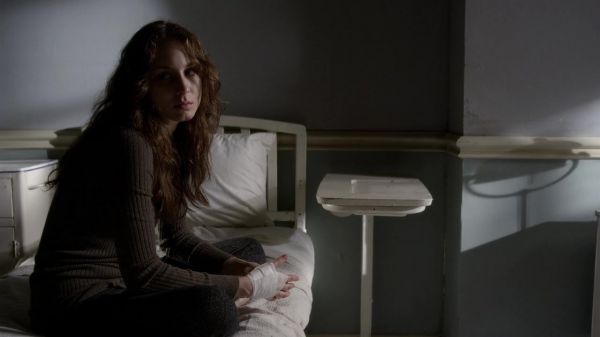 Pretty_Little_Liars_S03E22_BluRay_Rip_720p_Dual_Audio_WWW_TORRENTDOSFILMES_COM_1322.jpg