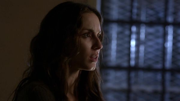 Pretty_Little_Liars_S03E22_BluRay_Rip_720p_Dual_Audio_WWW_TORRENTDOSFILMES_COM_1468.jpg