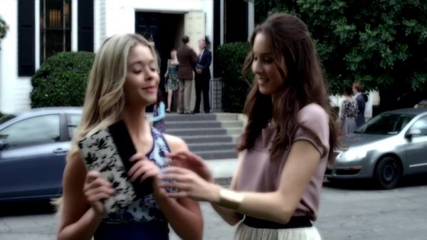Pretty_Little_Liars_S03E22_BluRay_Rip_720p_Dual_Audio_WWW_TORRENTDOSFILMES_COM_1592.jpg