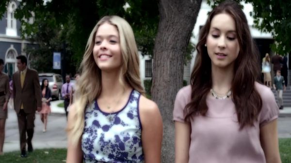 Pretty_Little_Liars_S03E22_BluRay_Rip_720p_Dual_Audio_WWW_TORRENTDOSFILMES_COM_1602.jpg
