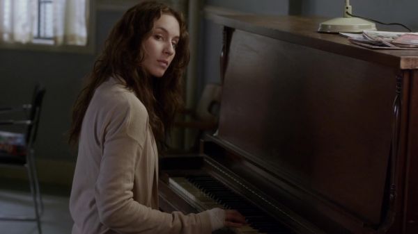 Pretty_Little_Liars_S03E22_BluRay_Rip_720p_Dual_Audio_WWW_TORRENTDOSFILMES_COM_1752.jpg