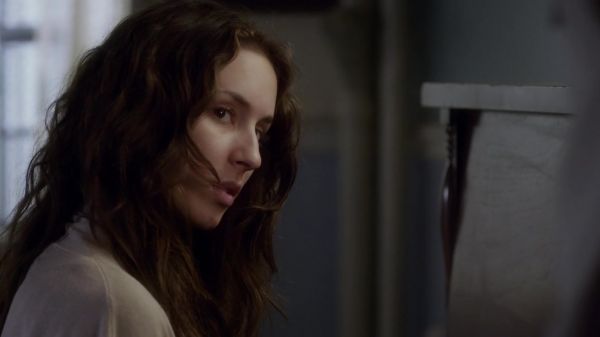Pretty_Little_Liars_S03E22_BluRay_Rip_720p_Dual_Audio_WWW_TORRENTDOSFILMES_COM_1769.jpg
