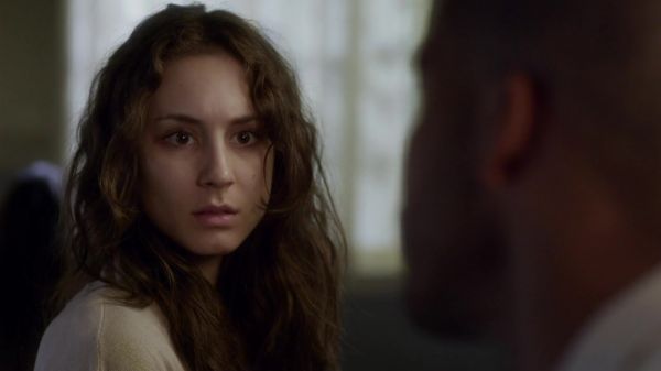 Pretty_Little_Liars_S03E22_BluRay_Rip_720p_Dual_Audio_WWW_TORRENTDOSFILMES_COM_1782.jpg