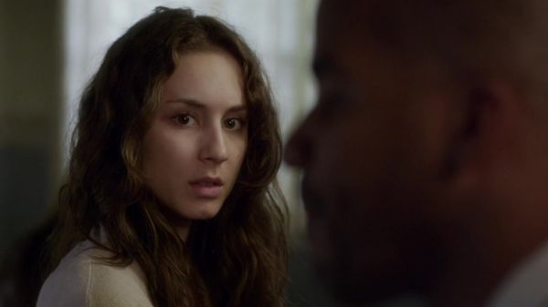 Pretty_Little_Liars_S03E22_BluRay_Rip_720p_Dual_Audio_WWW_TORRENTDOSFILMES_COM_1793.jpg