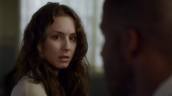 Pretty_Little_Liars_S03E22_BluRay_Rip_720p_Dual_Audio_WWW_TORRENTDOSFILMES_COM_1794.jpg