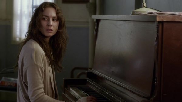 Pretty_Little_Liars_S03E22_BluRay_Rip_720p_Dual_Audio_WWW_TORRENTDOSFILMES_COM_1815.jpg