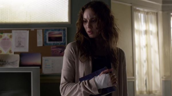 Pretty_Little_Liars_S03E22_BluRay_Rip_720p_Dual_Audio_WWW_TORRENTDOSFILMES_COM_2212.jpg