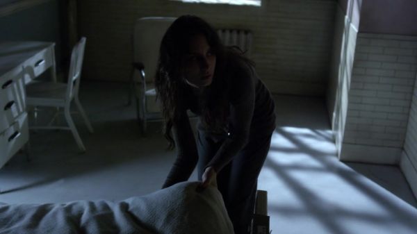 Pretty_Little_Liars_S03E23_BluRay_Rip_720p_Dual_Audio_WWW_TORRENTDOSFILMES_COM_1062.jpg