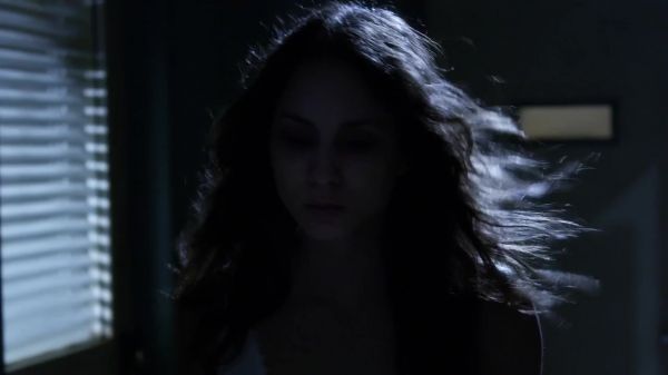 Pretty_Little_Liars_S03E23_BluRay_Rip_720p_Dual_Audio_WWW_TORRENTDOSFILMES_COM_1956.jpg